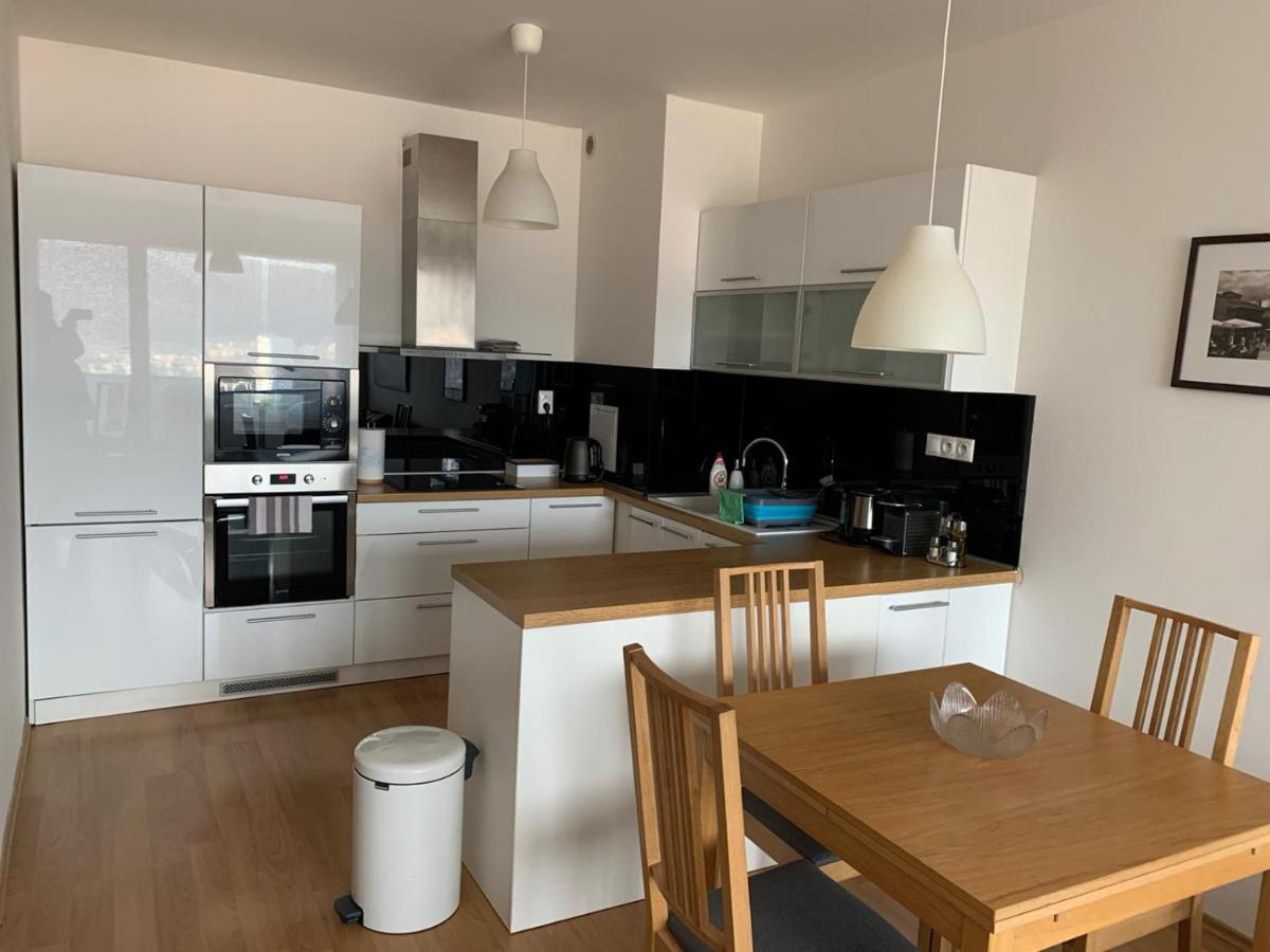 Bl City View Apartment, 24Hr Self Check-In, Free Private Parking, Panoramic View From Balcony, 5-Minute Walk To City Centre 반스카비스트리카 외부 사진